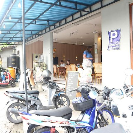 Aby Guest House By Paradise Sidemen  Exterior photo